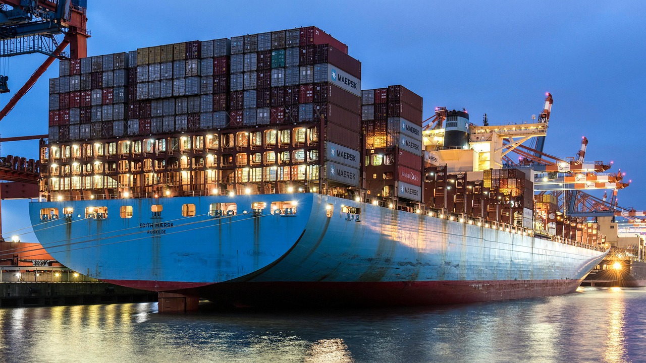 大型集装箱货轮